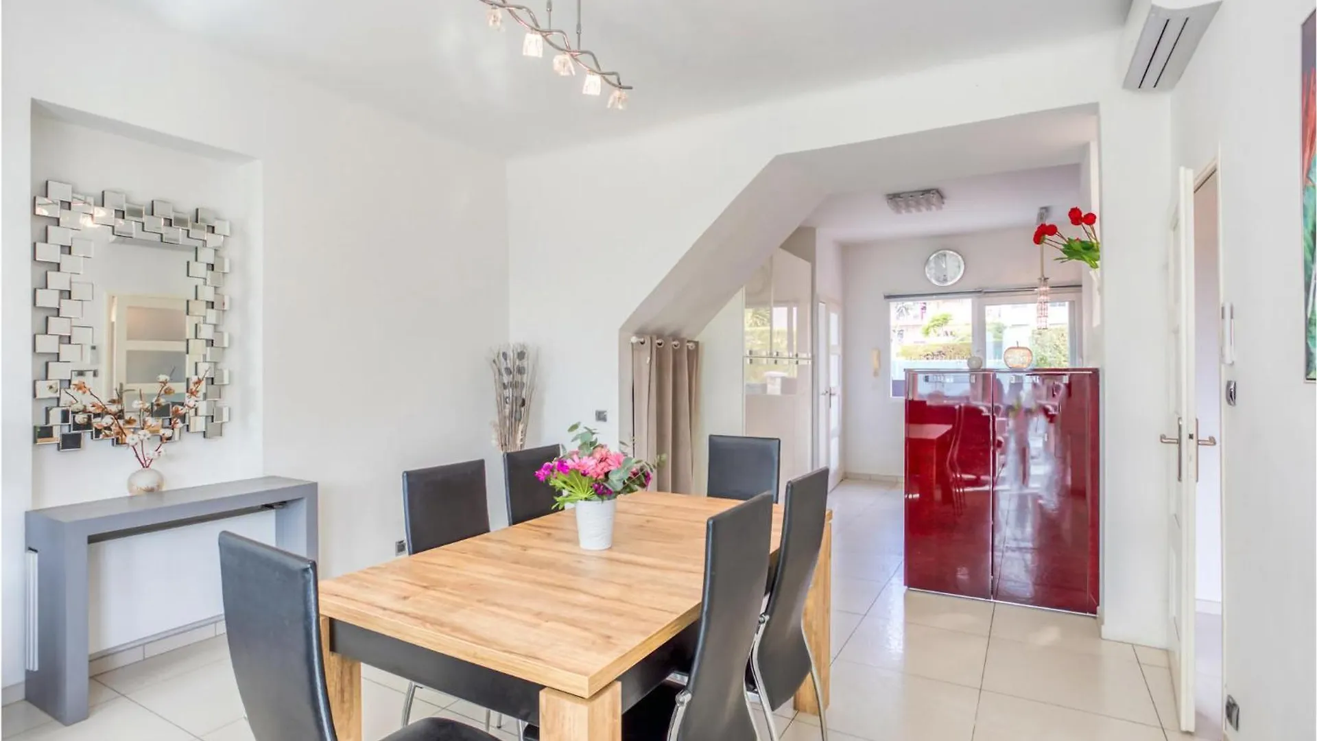 Prázdninový dům 6 Bedroom Lovely Home In Saint-Laurent-Du-Var