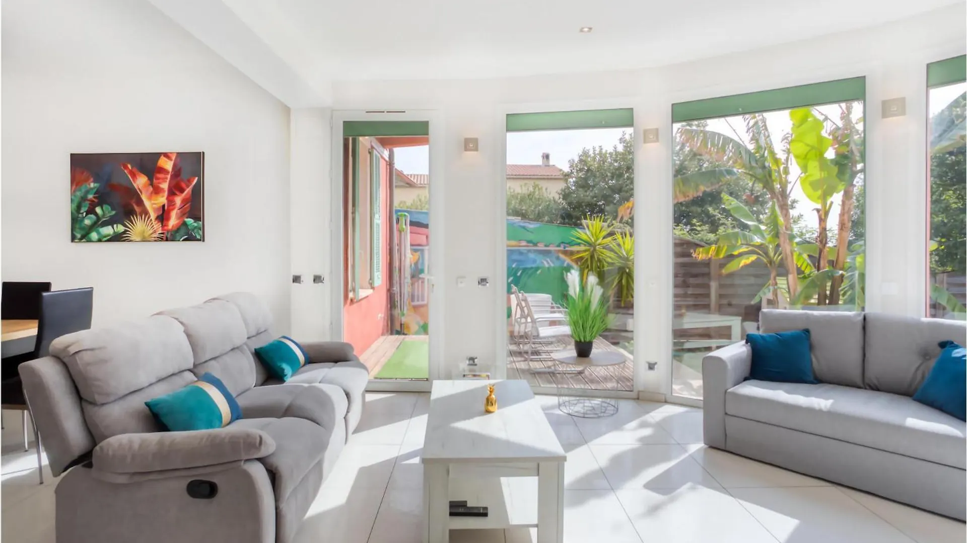 6 Bedroom Lovely Home In Saint-Laurent-Du-Var