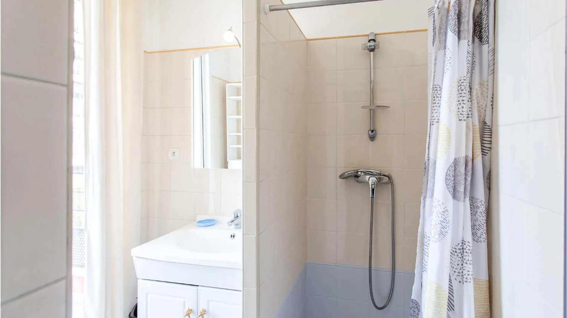 6 Bedroom Lovely Home In Saint-Laurent-Du-Var Prázdninový dům