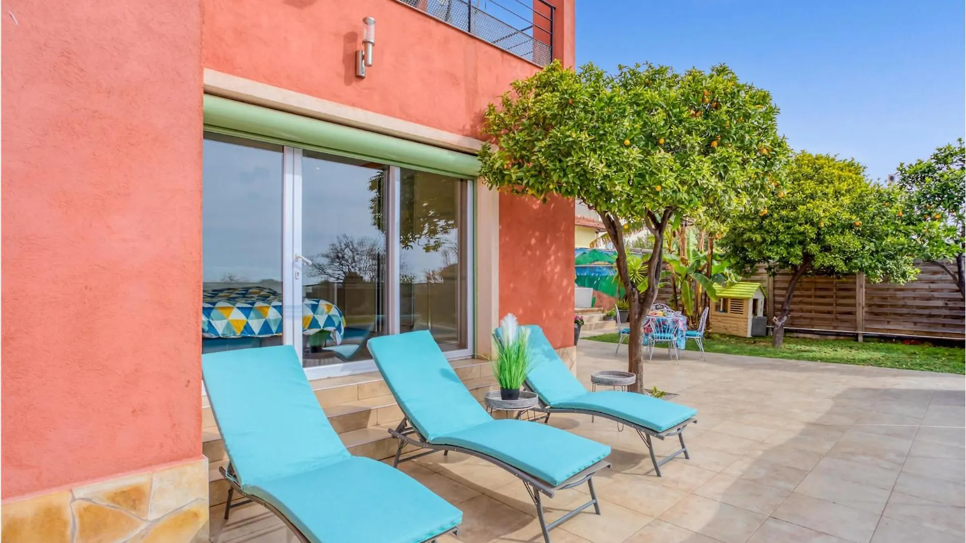 6 Bedroom Lovely Home In Saint-Laurent-Du-Var