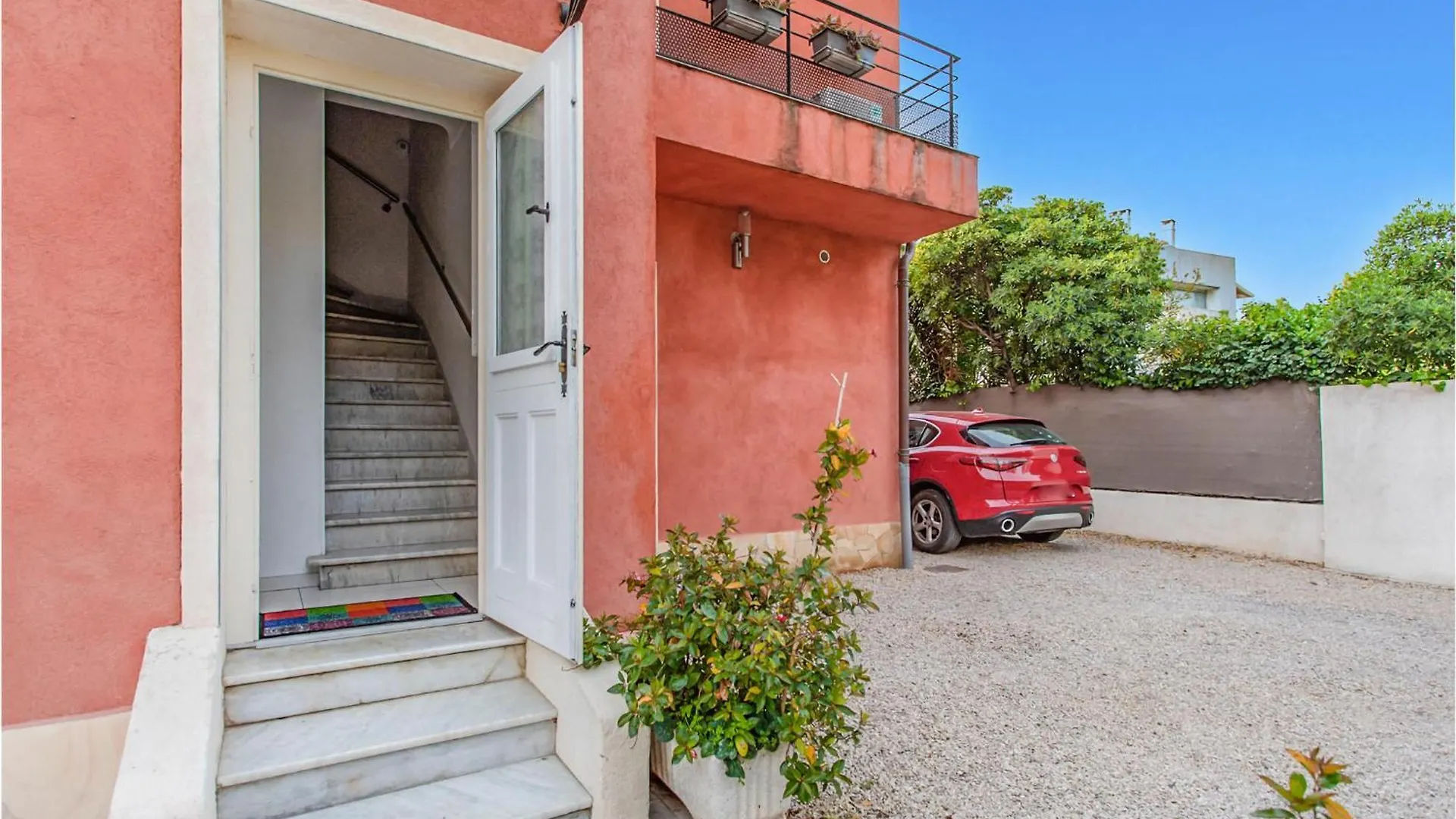 Holiday home 6 Bedroom Lovely Home In Saint-Laurent-Du-Var France