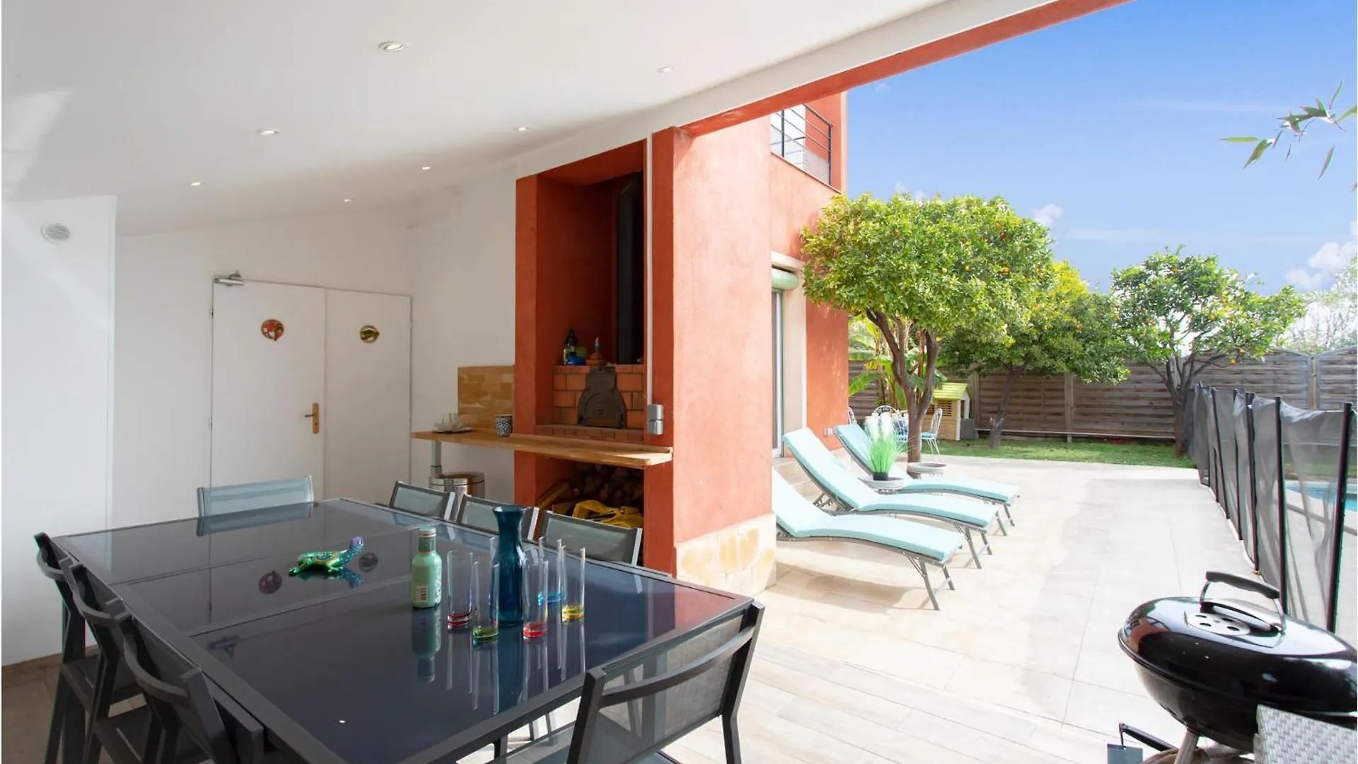 6 Bedroom Lovely Home In Saint-Laurent-Du-Var Holiday home