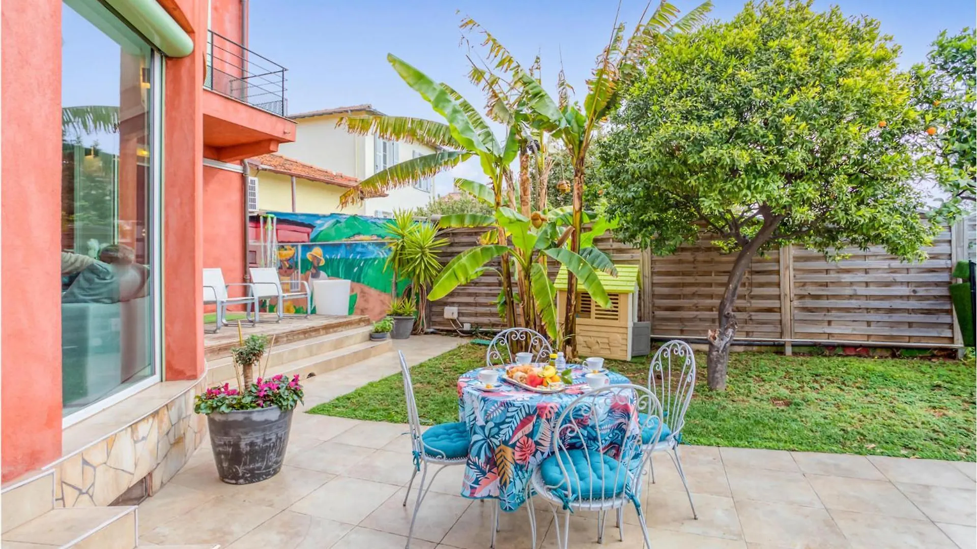 6 Bedroom Lovely Home In Saint-Laurent-Du-Var Holiday home